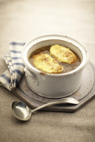 Onion Soup with welsh rarebit