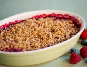 mixed-berry-oat-crumble