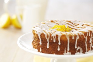Lemon-drizzle-cake