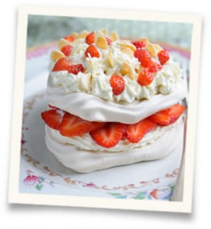 Strawberry pavlova Strawberry pavlova