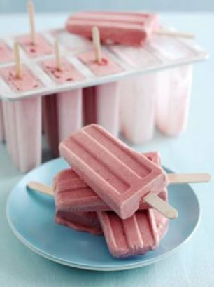 Lisa-Faulkners-Raspberry-Ice-Lollies 