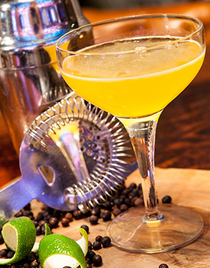 Bee's knees Gatsby Cocktail