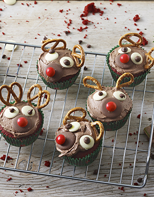 Rudolph Red Velvet Cup Cakes Post