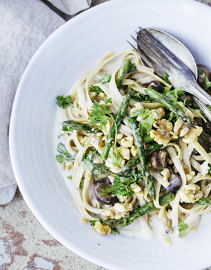 Oatly Creamy Pasta With Asparagus (3)