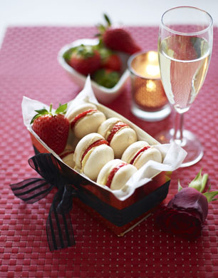 Viva strawberry and almond macaroons - Valentines 2