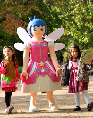 Children launch the hunt for limited edition 24 carat gold Playmobil inspired Super 4 Toys on four trails around London to launch the first ever toy range for the smash hit CITV series.   Visit www.super-4.co.uk to download your map 18.10.15