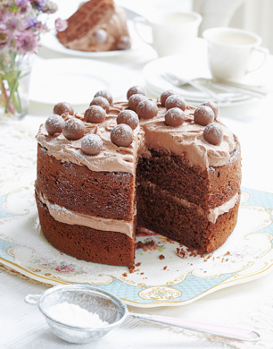 post-mary-berry-malted-chocolate-cake-photography-by-georgia-glynn-smith