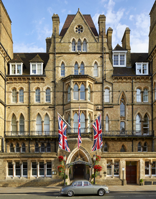 post-randolph-exterior-car